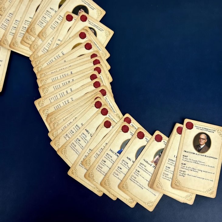 ไพ่ทาโรต์สำรับเกมและการ์ดตัวละครขนาดใหญ่